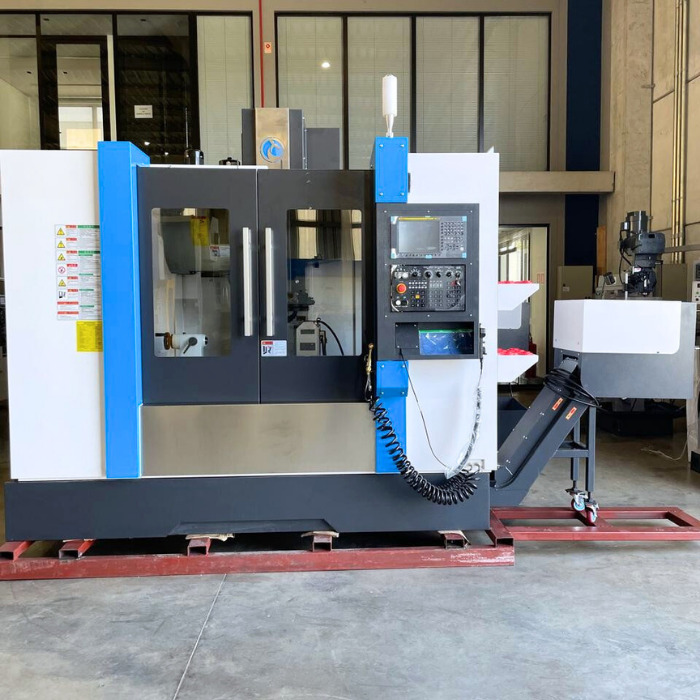 CENTRO DE USINAGEM  CAP. X-800MM Y-500MM Z-500MM  -  MOD. VMC-850  -