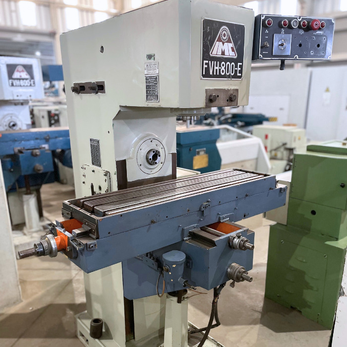 FRESADORA UNIVERSAL - ISO 40  -  MOD. FVH-800-E - C/ AV. AUT EIXO X