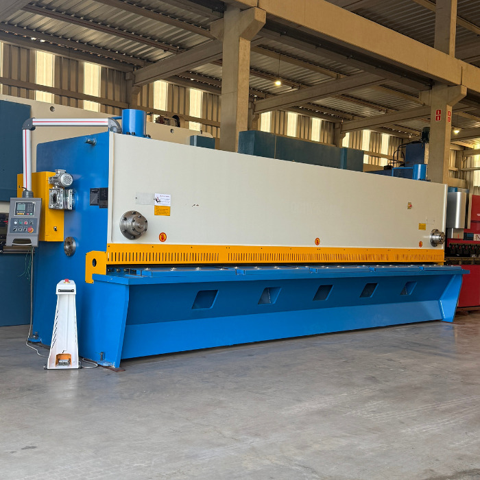 GUILHOTINA HIDRÁULICA 6.000MM X 6,35MM  -  MOD. GHK   -  NOVA