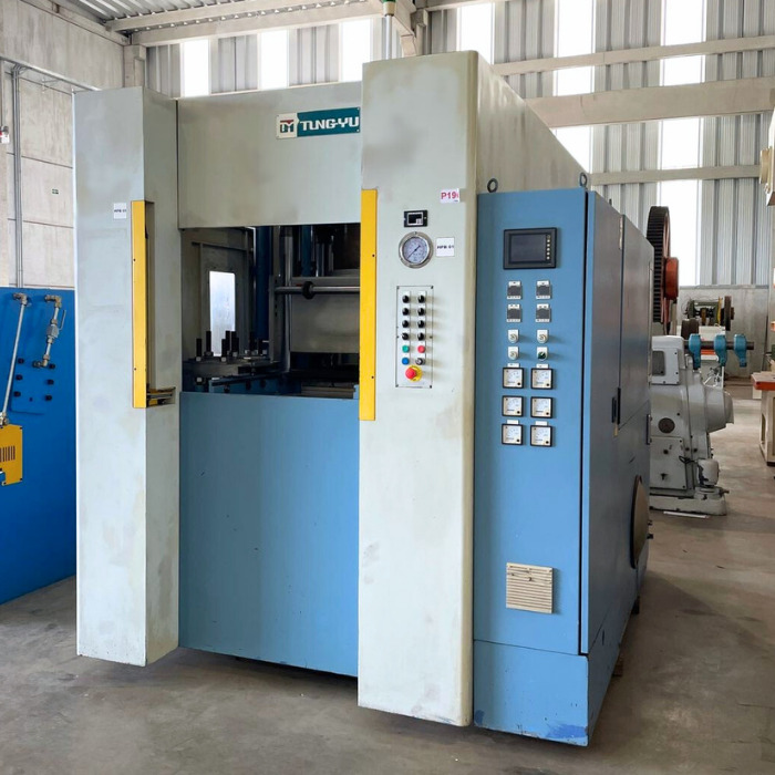 PRENSA HIDRÁULICA 250 TON.  -  COMPRESSAO DE BORRACHA