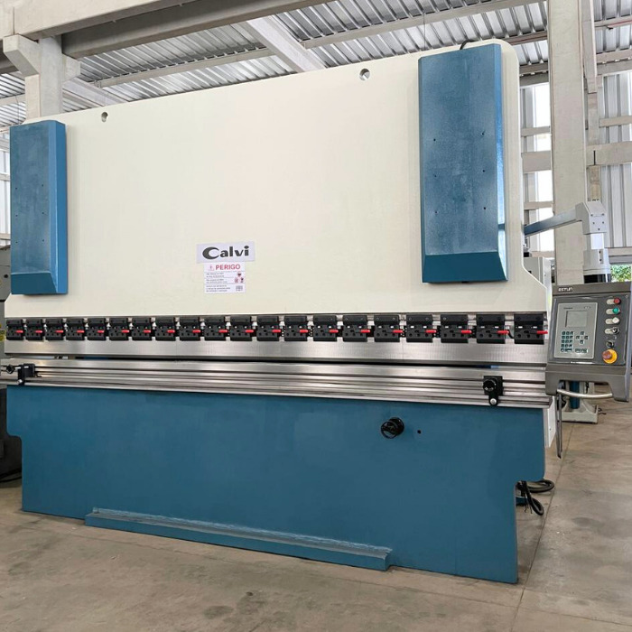 DOBRADEIRA HIDRAULICA 4.000MM X 200TON  -  MOD. PVC  -  COMANDO CN DELEN DA41