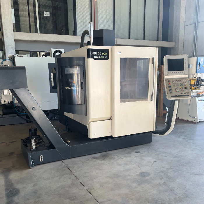 CENTRO DE USINAGEM - CAP. X- 500MM Y- 450MM Z- 400MM - DMU 50ECO